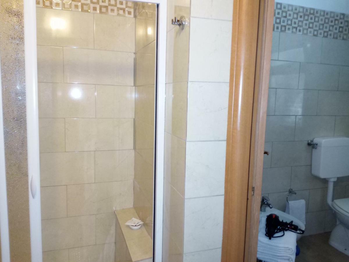 B&B Delia Трекастаньи Экстерьер фото